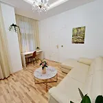 Amelia Old Town Apartment Plus 1 Free Parking Offsite *