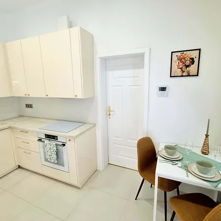 Amelia Old Town Apartment *