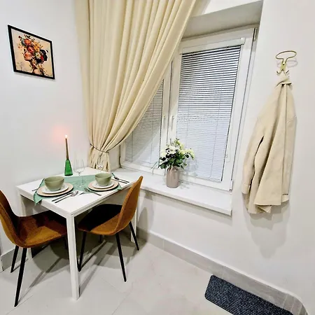 Amelia Old Town 1 Free Parking Offsite *