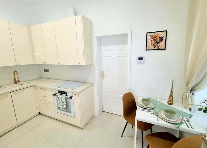 Amelia Old Town Apartman *