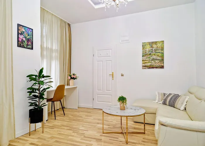 Amelia Old Town Apartman *